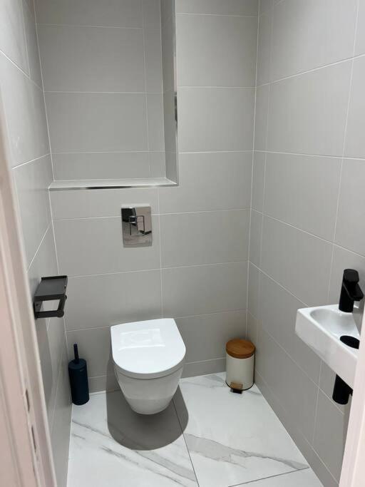 Апартаменты Cosy Flat For 6 People #2 Аньер-сюр-Сен Экстерьер фото