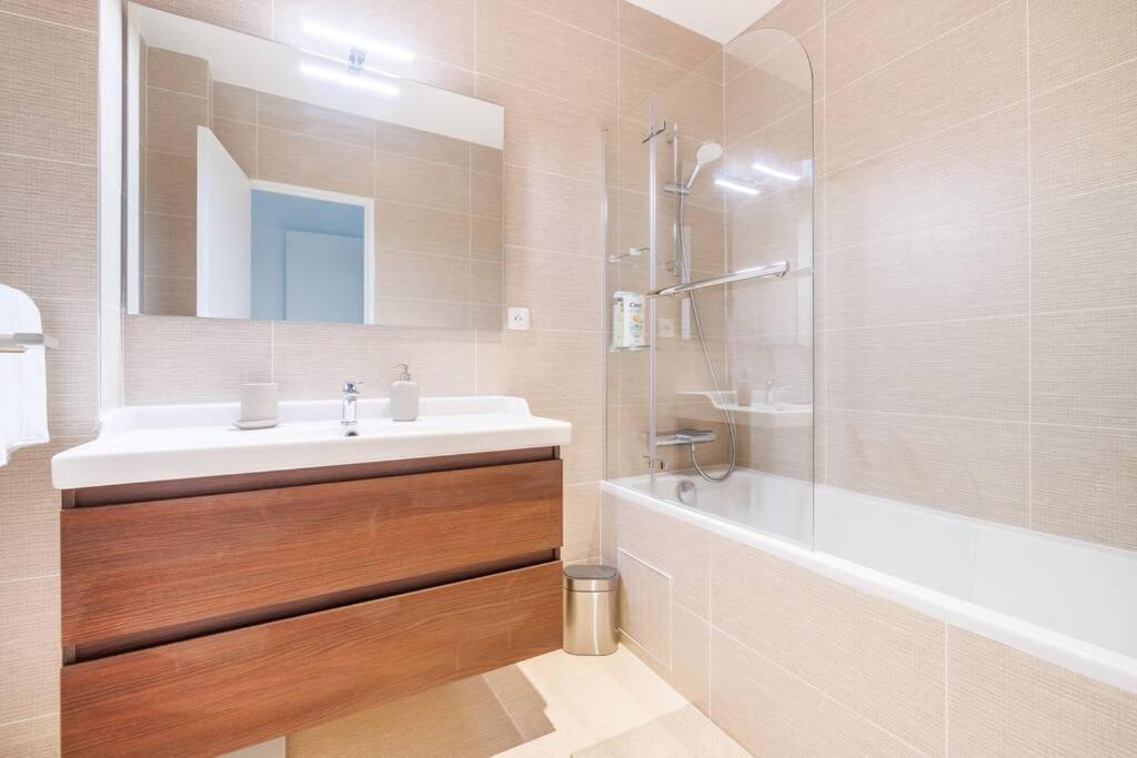 Апартаменты Cosy Flat For 6 People #2 Аньер-сюр-Сен Экстерьер фото
